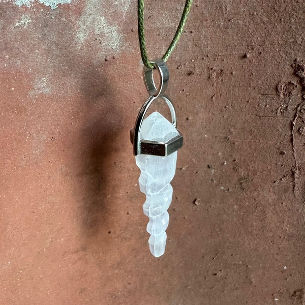 Hanger Mystic Narwhal | Toemba