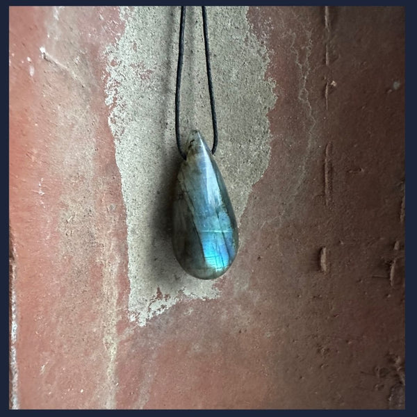 Hanger 'Shadow Spark' | Toemba