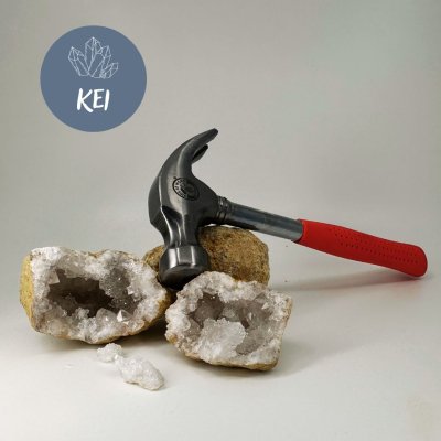 Bergkristal Geode om zelf te kraken. - Kei | 5-8 cm