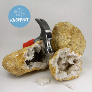 Bergkristal Geode om zelf te kraken. - Knoepert | 12-14 cm